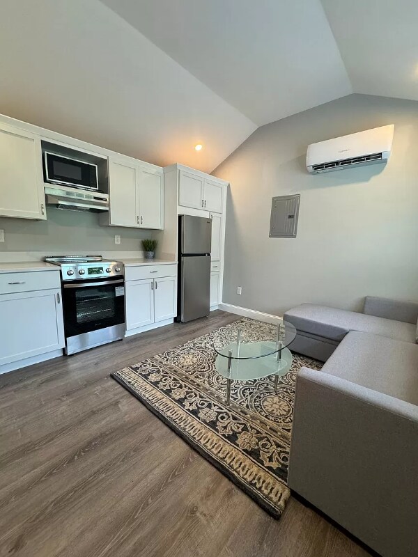 Photo - 110 Lafayette Rd