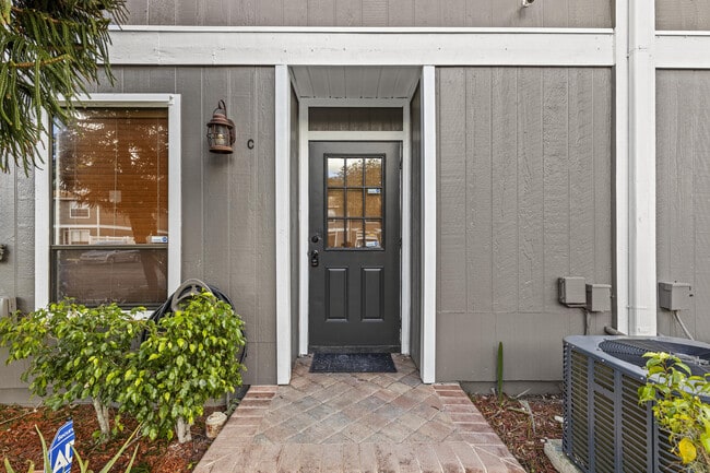 Photo - 814 Hill Dr