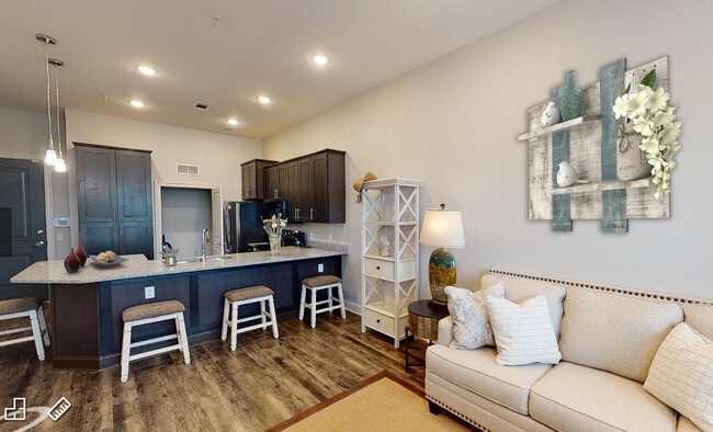 1 BR,1 BA