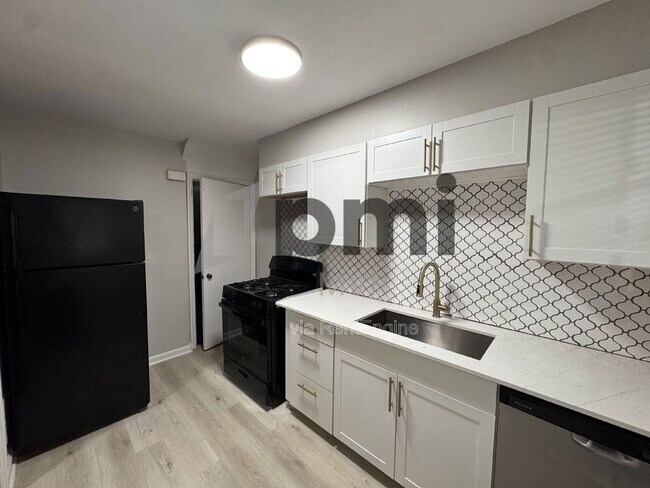 Photo - 2137 Ridgeview Rd