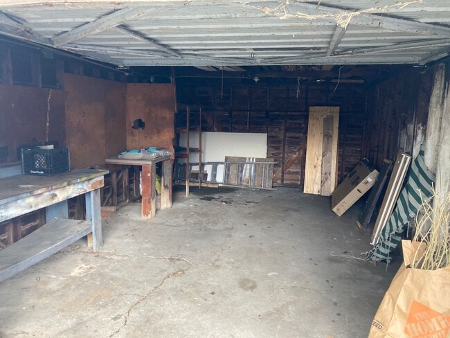 Photo - A Great 3 Bedroom Ranch with Nice Basement, Garage and Backyard Sec. 8 OK