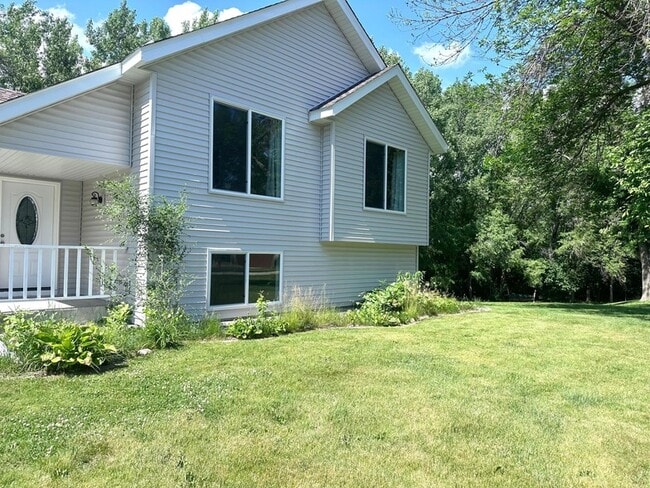 Photo - 3345 Minnesota Ln N