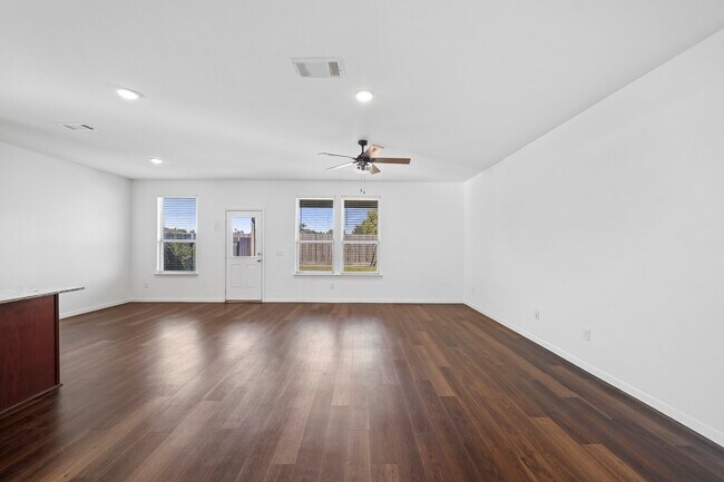 Photo - 329 Paso Fino Dr