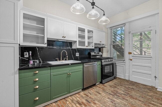 Photo - Condo in the heart of Ghent!
