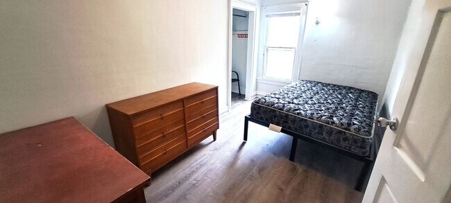 Photo - 112 Hudson St Unit Lower