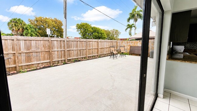 Photo - 10900 NW 7th St Unit 101