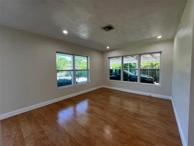 Photo - 1636 NE 18th St