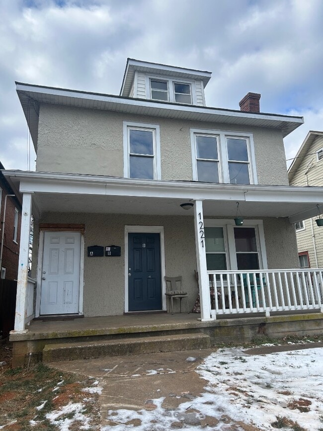 Building Photo - 1221 Campbell Ave Rental