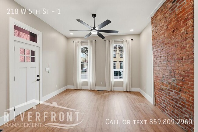 Photo - 218 W 5th St Unidad 1