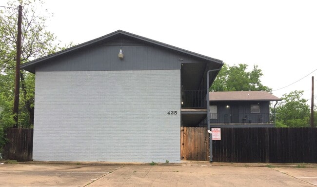Building Photo - 425 W Avenue C Rental