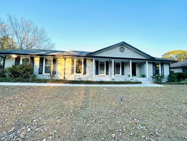 Building Photo - 2664 Abington Dr SW