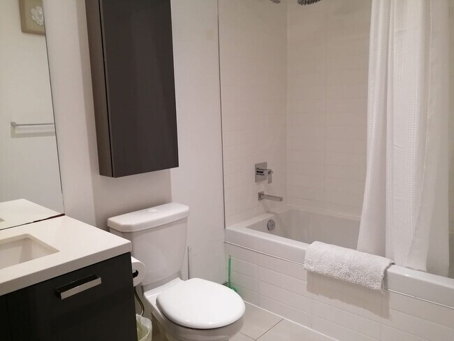 Photo - 17 Charlotte St Unit FL4-ID1347725P