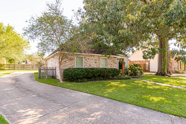 Photo - 13333 Parwood Ave