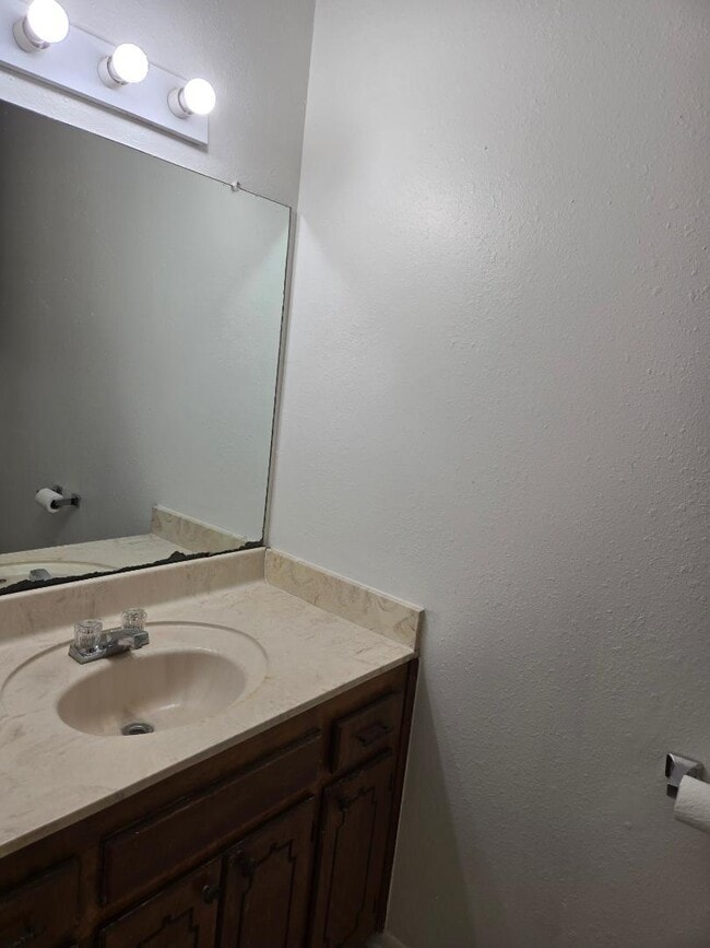 Photo - 127 Regency Ave