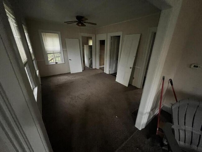 Photo - 283 Frost Ave