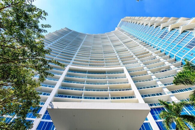 Building Photo - 2020 N Bayshore Dr Unit 3703 Rental