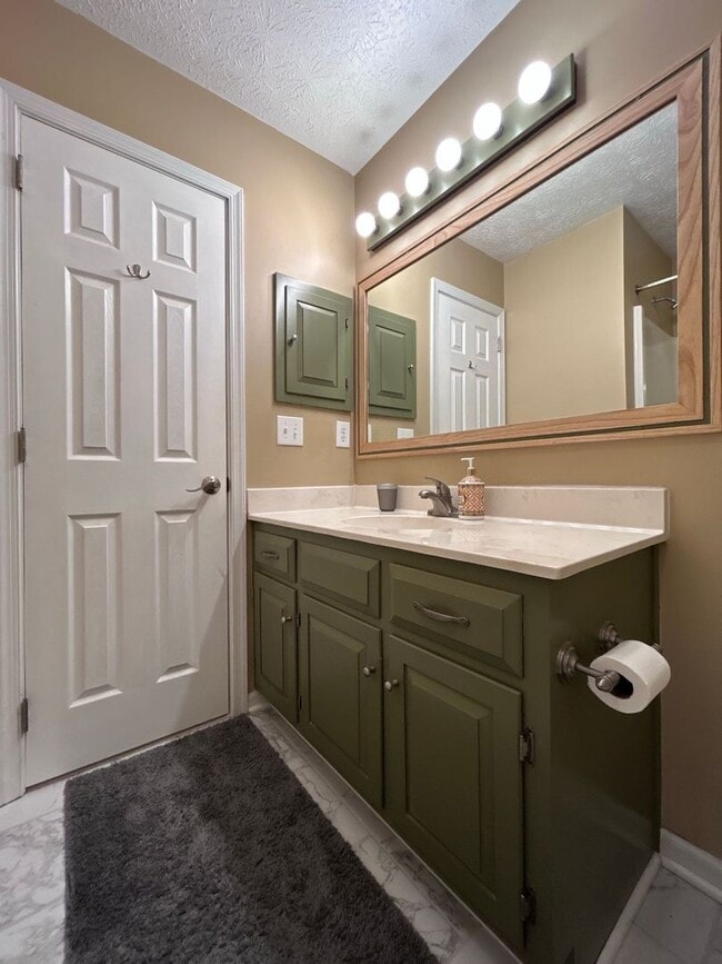 Photo - 710 Carywood Ln