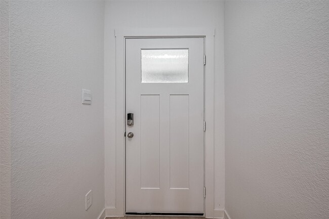 Photo - 1535 Merulana Lane
