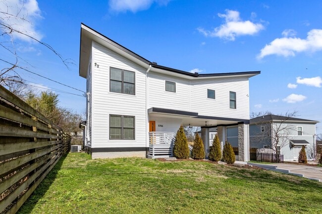 Building Photo - 3 Bed, 2.5 Bath Home w/ 2 Vehicle Carport and Fenced Backyard