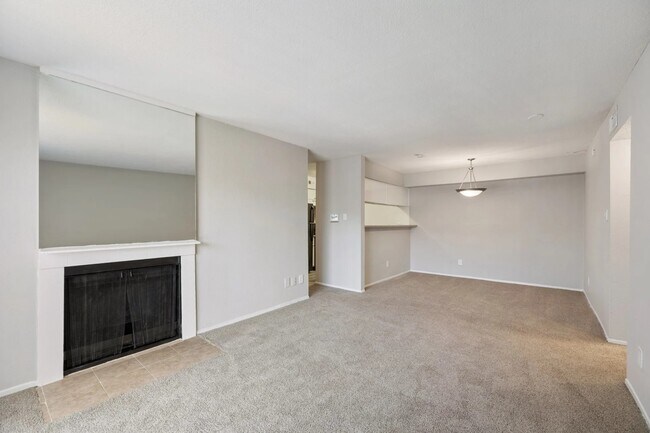 Building Photo - 10101 Forum Park Dr Unit 2046 Rental