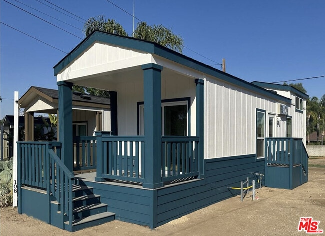 Photo - 17650 Grand Ave