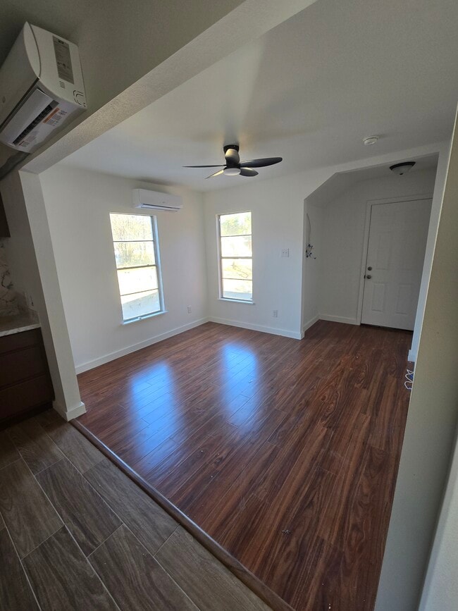 Photo - 906 King Ave