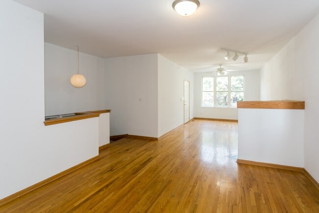 Building Photo - 1309 N Campbell Ave Unit J08P