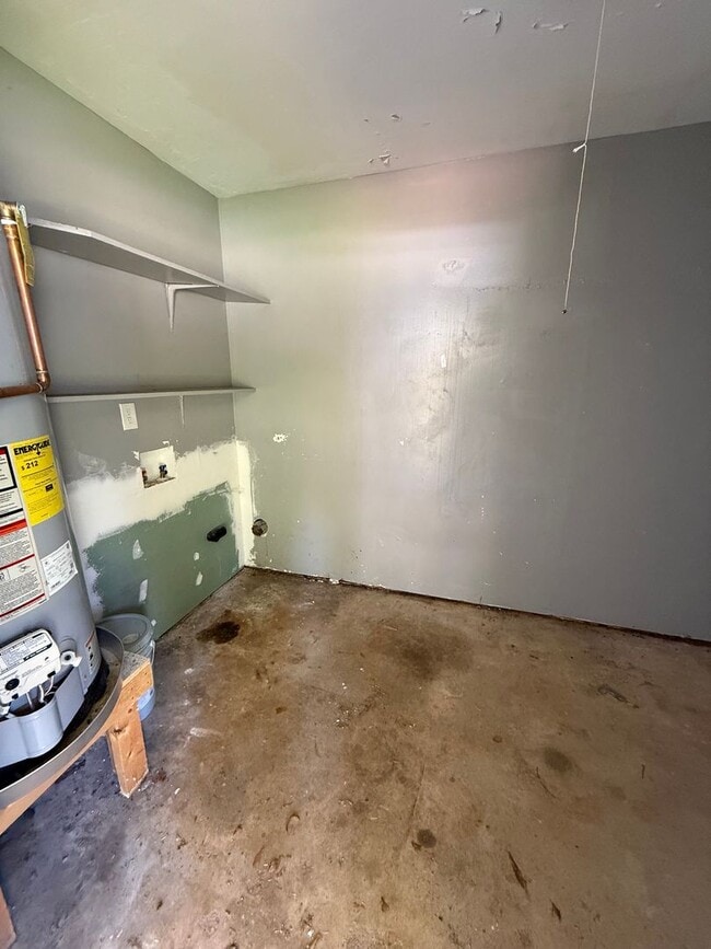 Photo - ** 3 Bed 2 Bath located off Eastern Blvd ** call (334) 366-9198 for a self showing