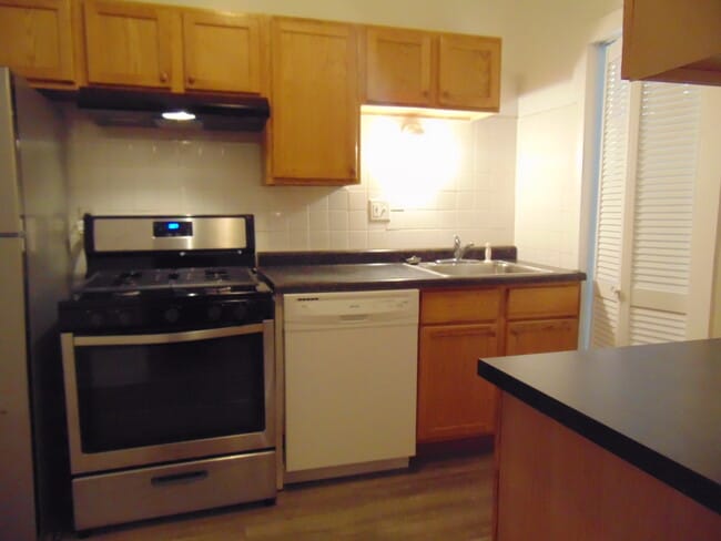 Photo - 2209 E 70th St Unidad 2