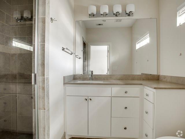 Building Photo - 3449 Rosedale Ave Unit 2 Rental
