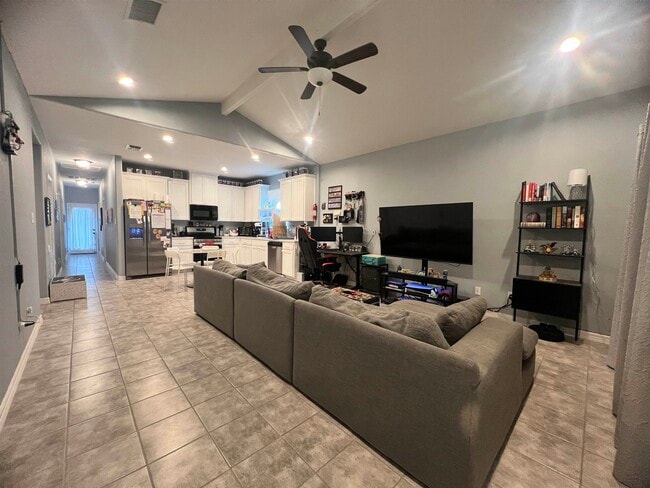 Photo - 105 St Joseph St