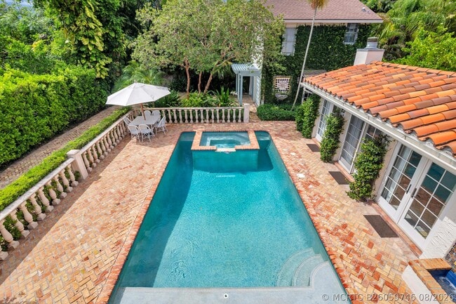230 Sunset Rd