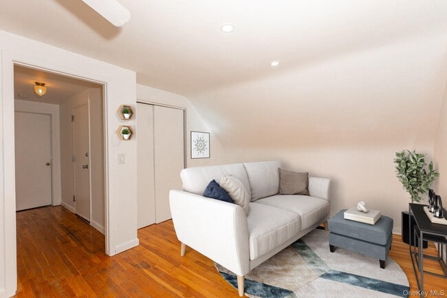 Photo - 90 Reade Ave