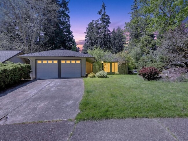 Building Photo - Fully Remodeled Single-Level in Four Seasons — Central A/C, Dual-Pane Windows, Engineered Hardwoo...