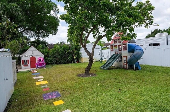 Photo - 31 SW 6th St