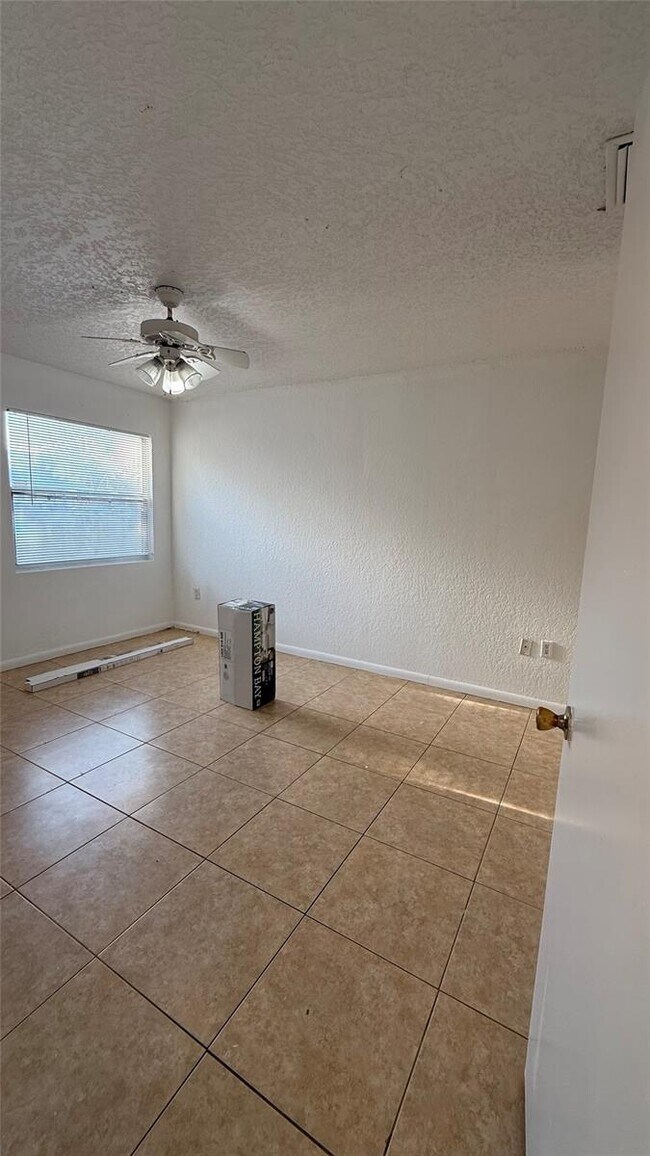 Photo - 873 Crystal Lake Dr