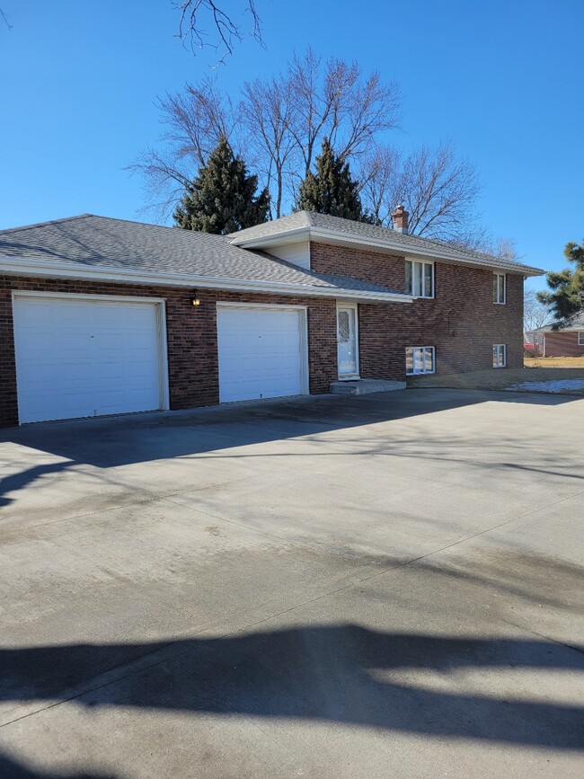 Building Photo - 211 W Glenmore Dr Rental