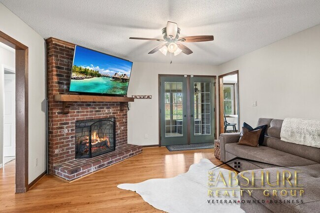 Photo - 103 Rocktree Ct