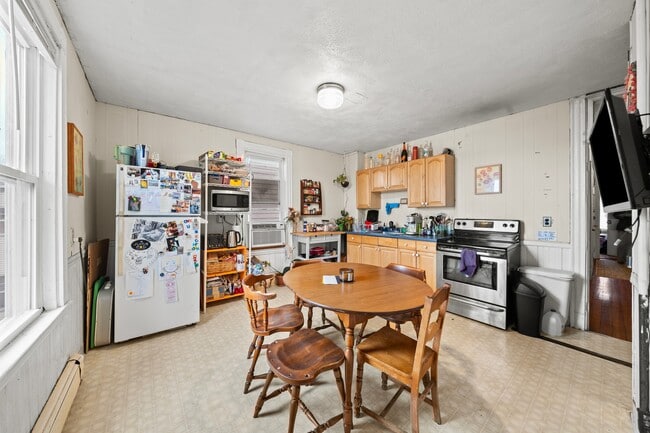 Building Photo - 50 Fisher Ave Unit 1