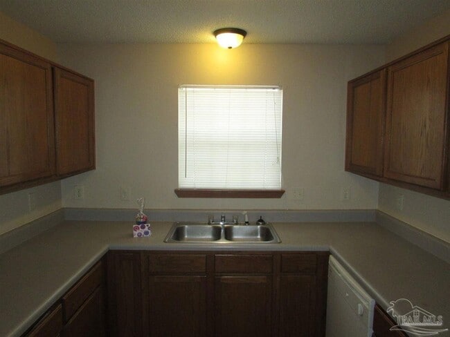 Photo - 7135 Pearson Rd