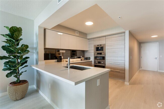 Building Photo - 330 Sunny Isles Blvd Unit #5-1404 Rental