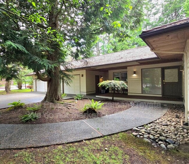 Building Photo - 8874 Bald Eagle Dr