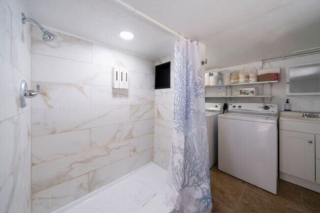 Photo - 4464 E Riverside Dr