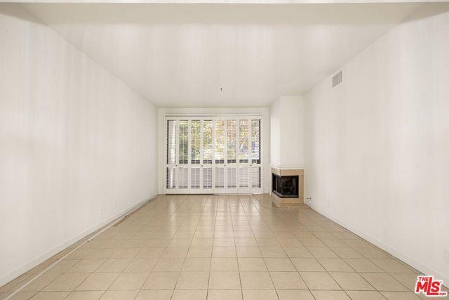 Photo - 2122 Century Park Ln