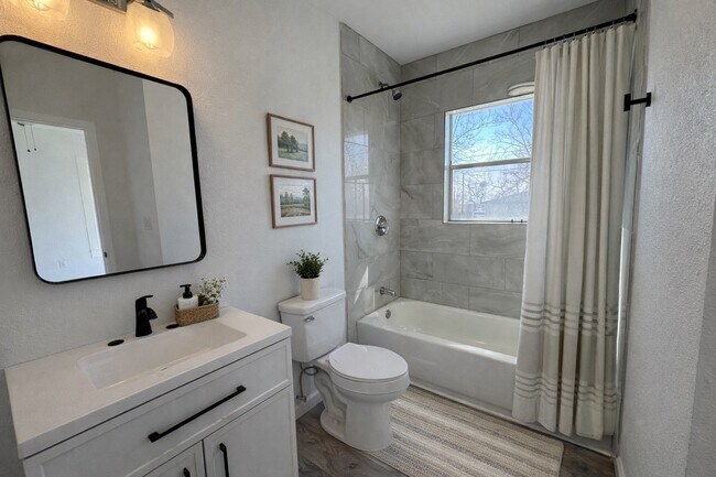 Photo - 301 E 3rd St