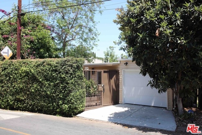Photo - 1112 Montecito Dr