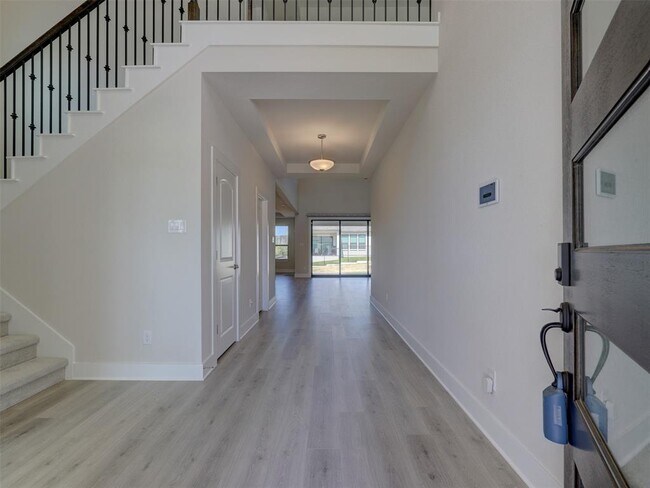 Photo - 1929 Montella Wy