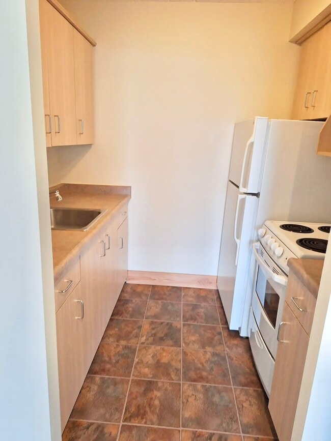 Photo - 87 Hamilton N