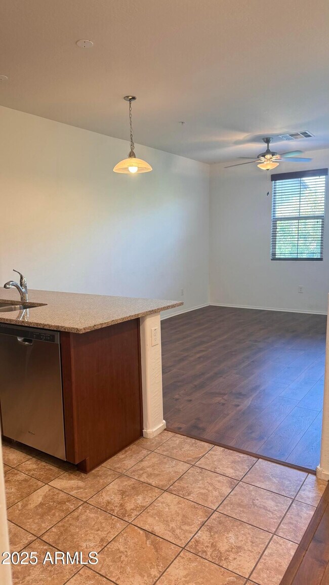 Photo - 2330 E Huntington Dr