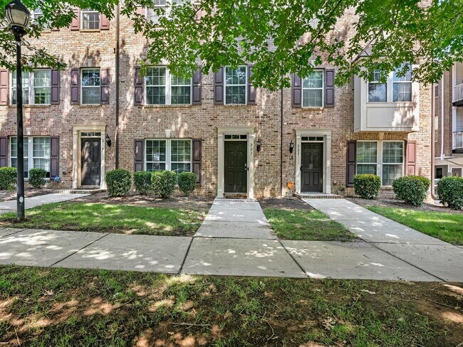 Photo - Third Ward Stunner-Uptown Location!